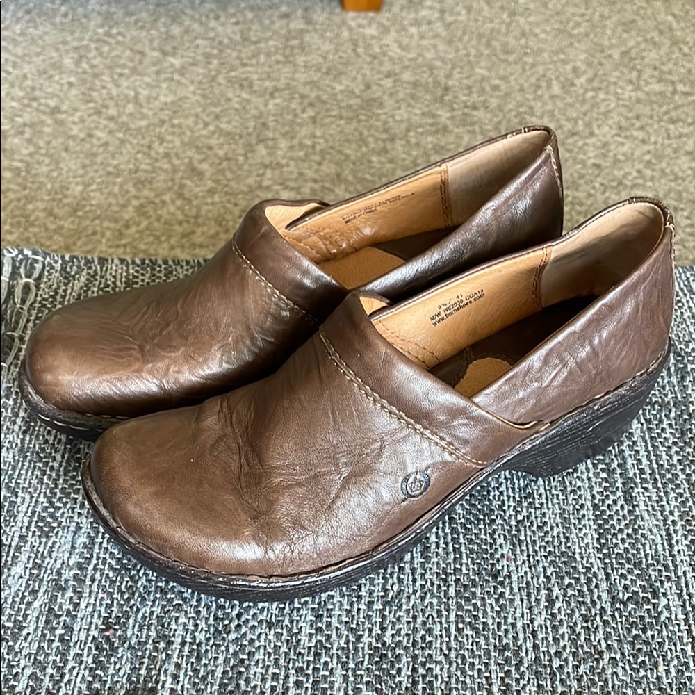 Born woman’s Tan and Brown Leather Loafers